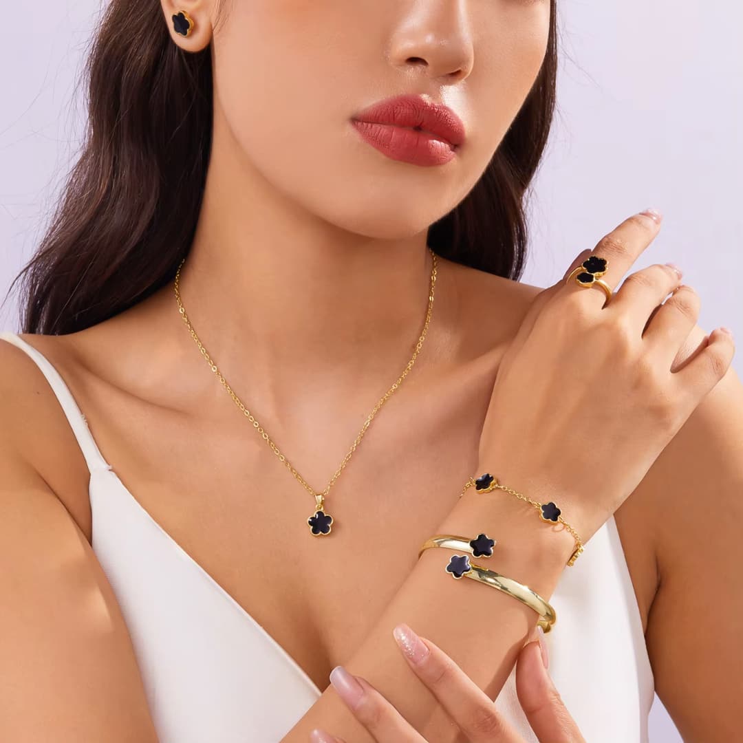 Collar con Colgante Trebol + Pulsera de Regalo
